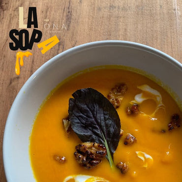 Sopa de Zapallo Butternut con Leche de Coco y Caldo de Hueso
